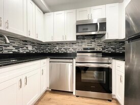 Building Photo - 15 Woodbridge St