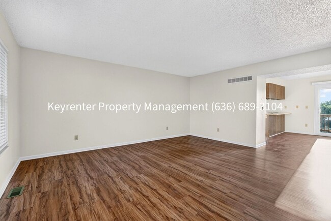 Building Photo - Charming 2-Bedroom Condo Available for Rent in Saint Peters!