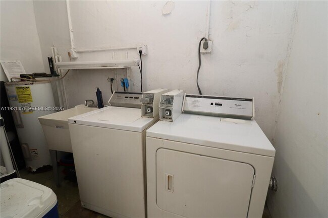 Building Photo - 1708 N 16th Ave