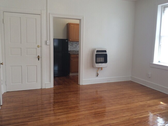 Building Photo - 2nd floor Apartment Steps From Central Market and Downtown Amenities!