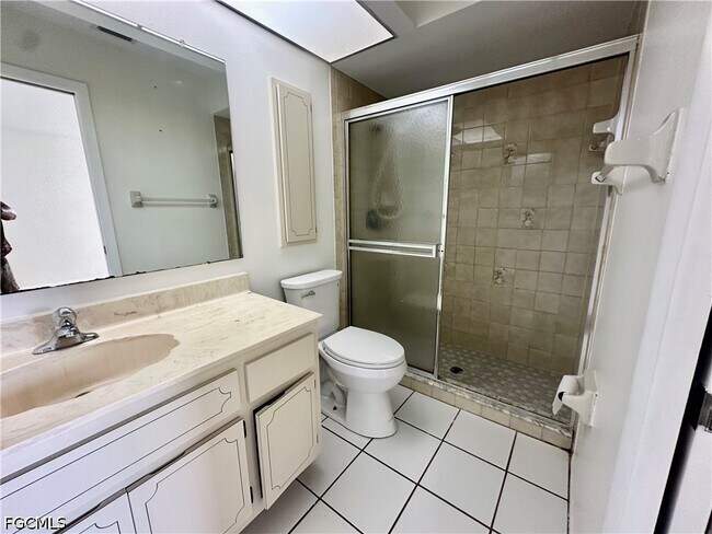 Building Photo - 3822 SW 5th Pl