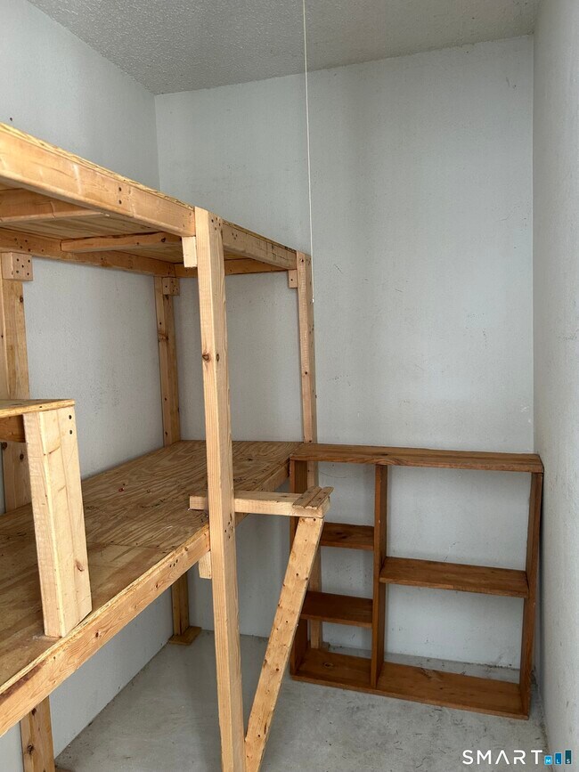 Building Photo - 82 Crown Knoll Ct