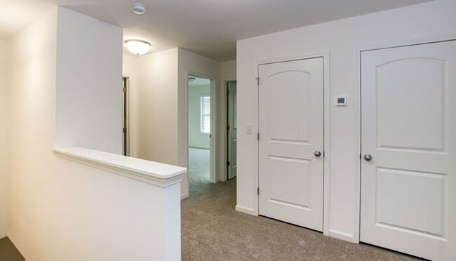 Building Photo - BEAUTIFUL 3BD/2.5BTH Townhome - Belmont - JULY MOVE IN