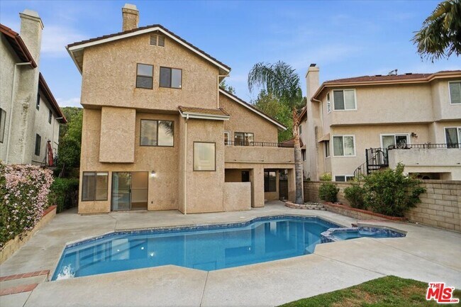 Building Photo - 24124 Mentry Dr