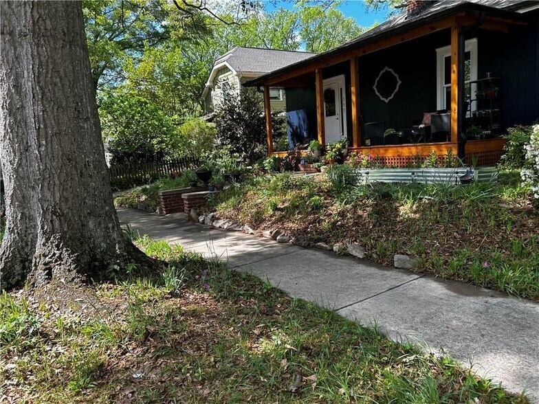 Building Photo - 111 Clifton St SE