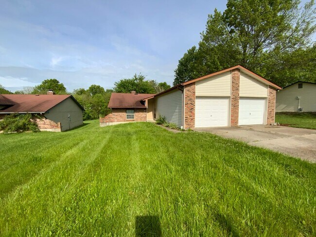 Building Photo - 439-441-441 N Shiloh Ave