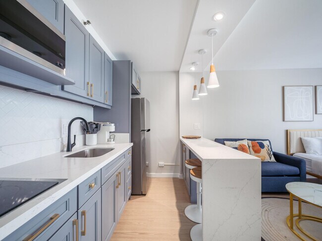Building Photo - 364 Seaside Ave