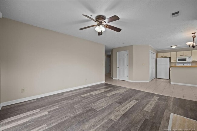 Building Photo - 962 Stewarts Creek Dr