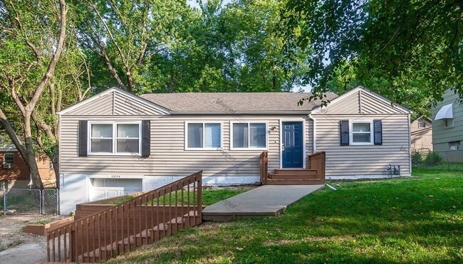 Primary Photo - 3 Bedroom 1.5 Bath $1,425.00