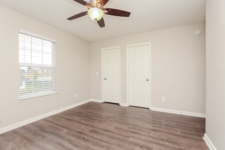 Building Photo - 406 Meagan Cove