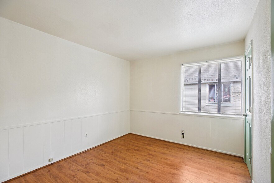 Building Photo - 8379 La Roche Ln