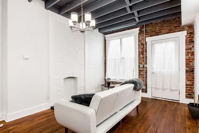 Building Photo - 1013 E Rich St