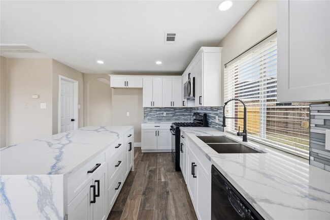 Building Photo - 3522 Pecan Mill Dr