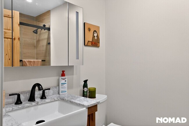 Building Photo - Charming 3BR Duplex in Incline Village