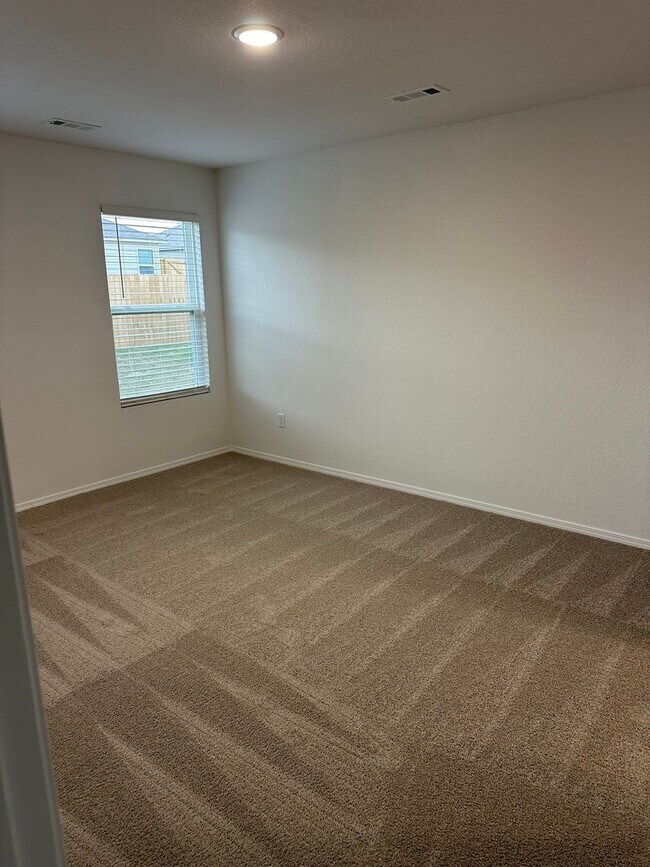 Building Photo - *Pre-leasing* NEW Three Bedroom | Two Bath...
