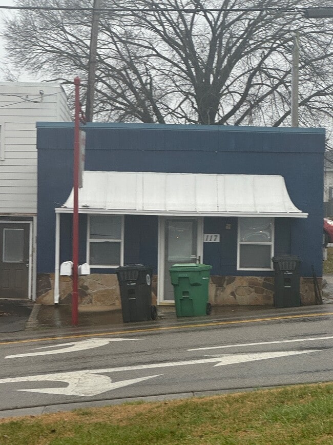 Building Photo - 107 N High St