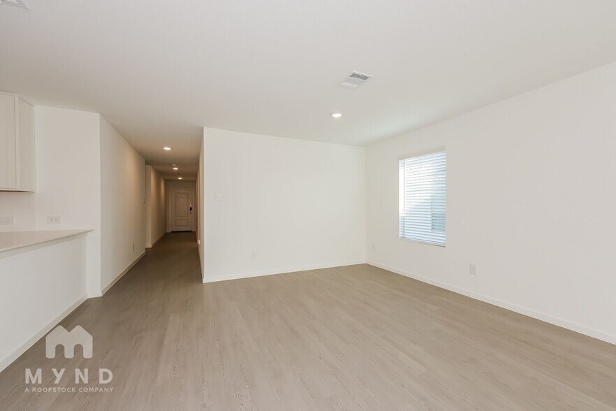 Building Photo - 2708 River Knl Ln