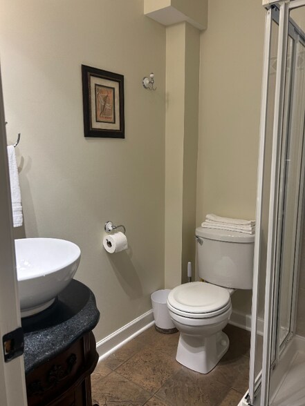 Building Photo - 403 W Eugenie St