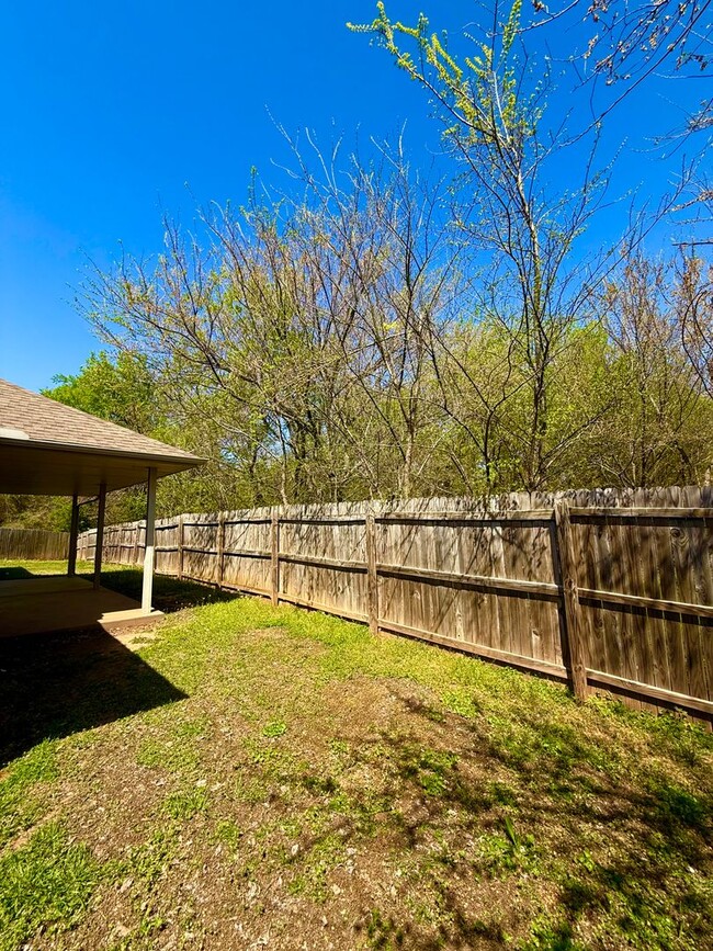 Building Photo - Beautiful home located by Heart Hospital o...