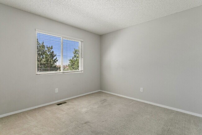Building Photo - 8875 Aragon Dr