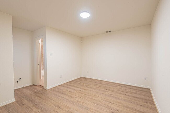 Building Photo - 8117 Silverton Creek Ln