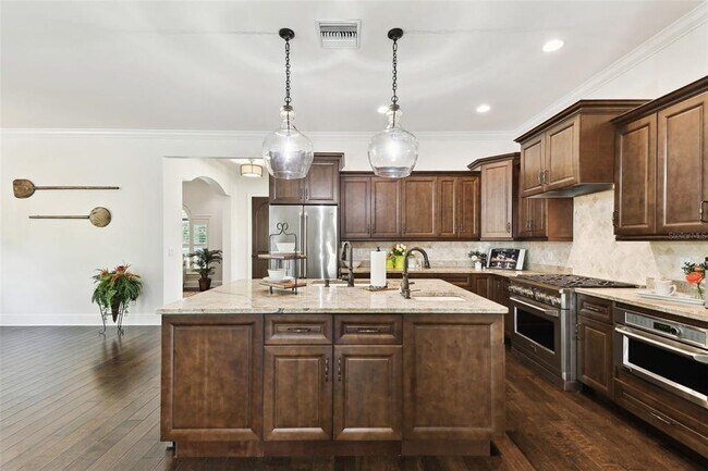 Building Photo - 134 Chesapeake Ave