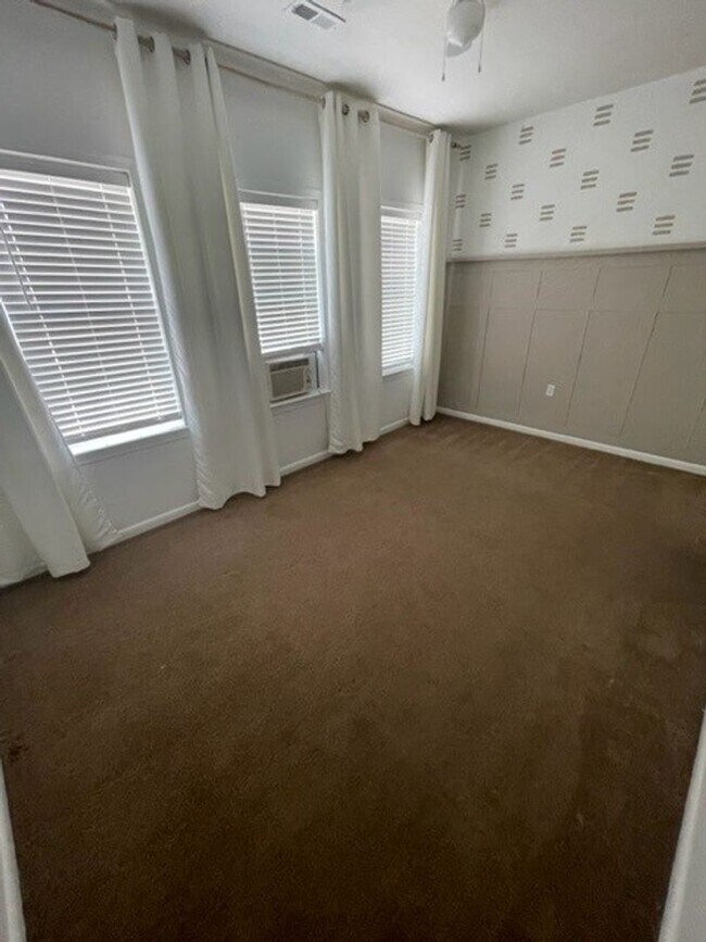 Building Photo - Clear Spring Apartment