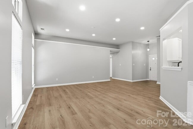 Building Photo - 13114 Woodland Farm Dr