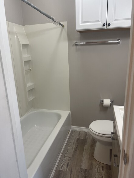 Building Photo - 415 Dunlap St