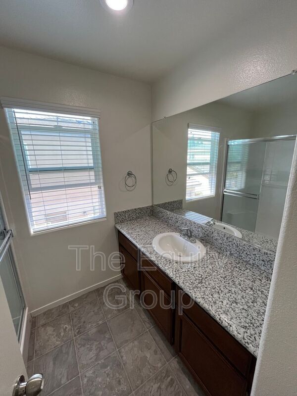 Building Photo - 2133 W Lark Ave