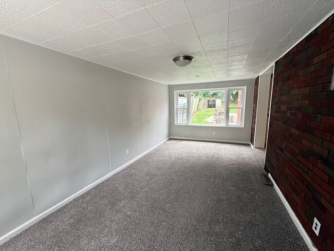 Building Photo - 9066 Pallardy Ln