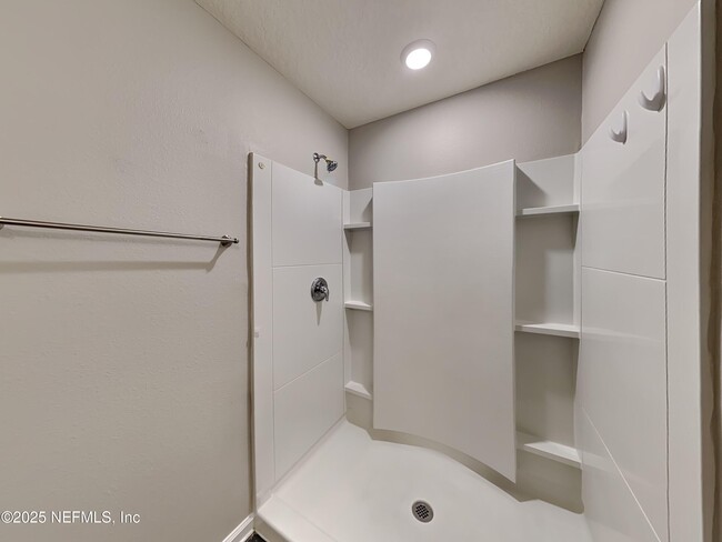 Building Photo - 8048 Meadow Walk Ln