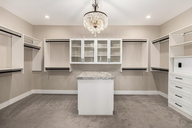 Building Photo - 3821 E Devonshire Ave