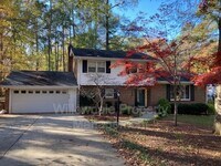Building Photo - 702 Jefferson Dr