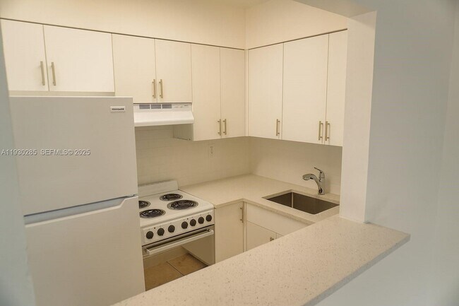 Building Photo - 749 SE 15th St