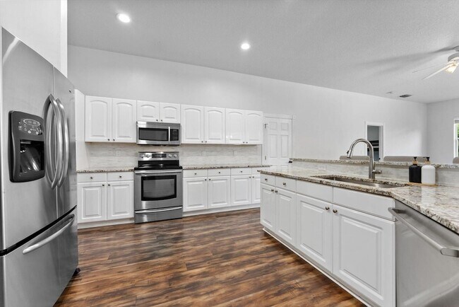 Building Photo - 1874 New Haven Ave