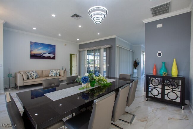 Building Photo - 2549 SW 38th St