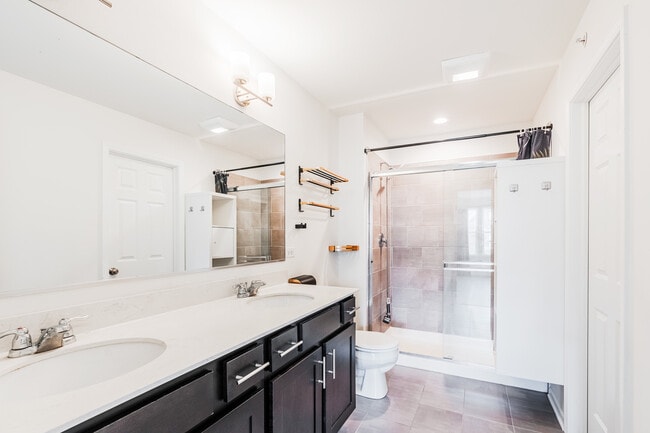 Building Photo - 4446 Monroe Ct