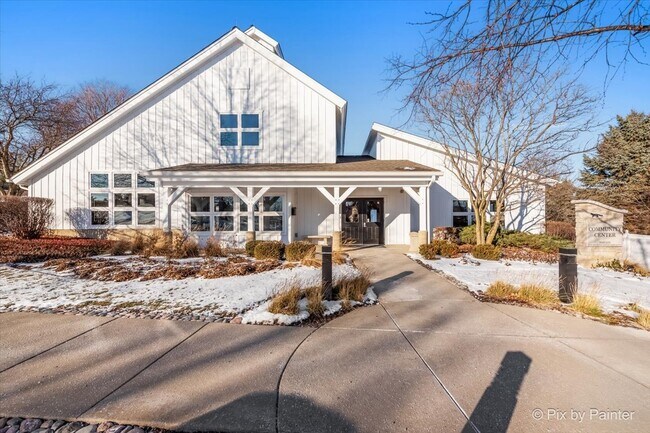 Building Photo - 40W352 William Cullen Bryant St