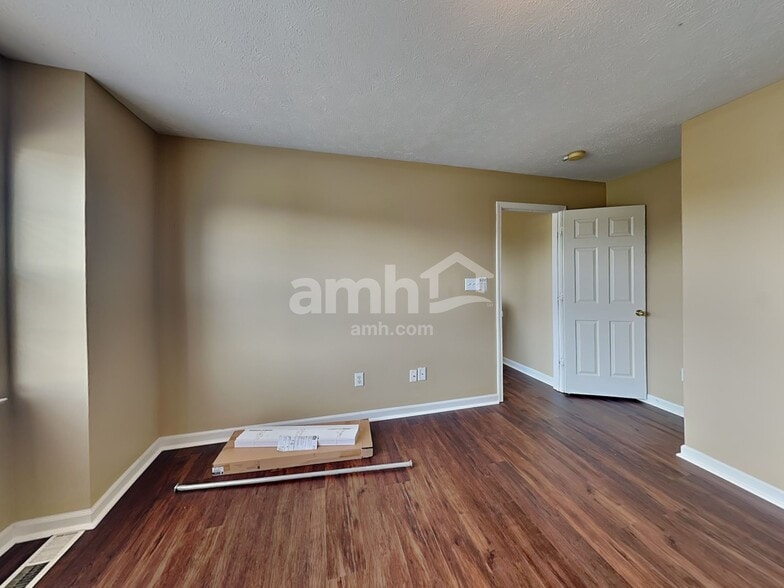 Building Photo - 6770 W Denton Dr