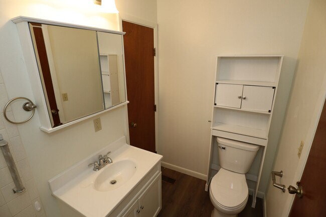 Building Photo - 3 Bedroom Thorntown Rambler!