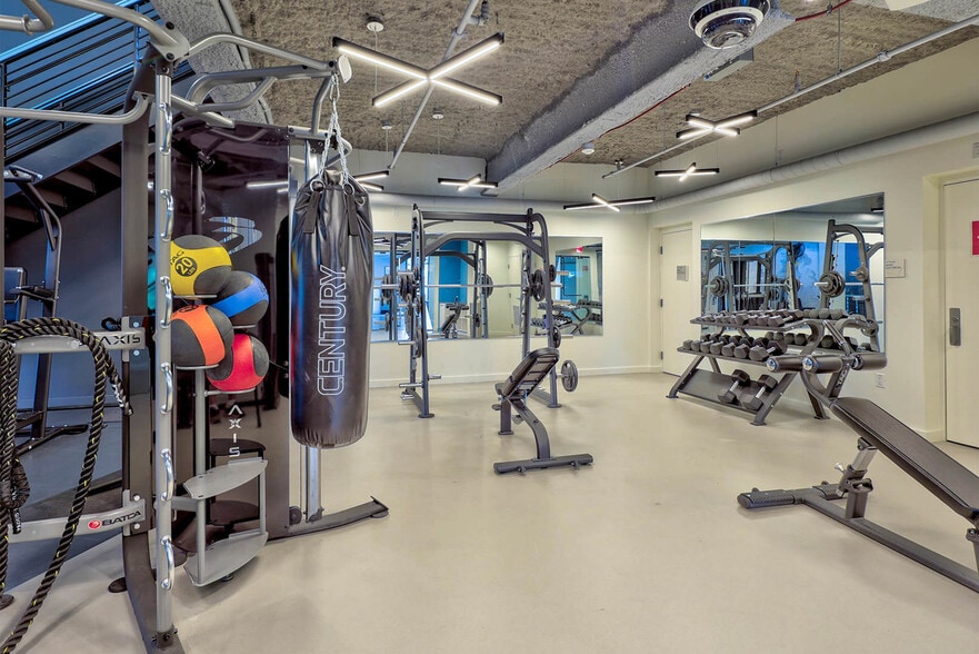 Building Photo - 780 Morrissey Blvd