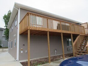 Building Photo - Newer Construction 2 Bdrm Apt