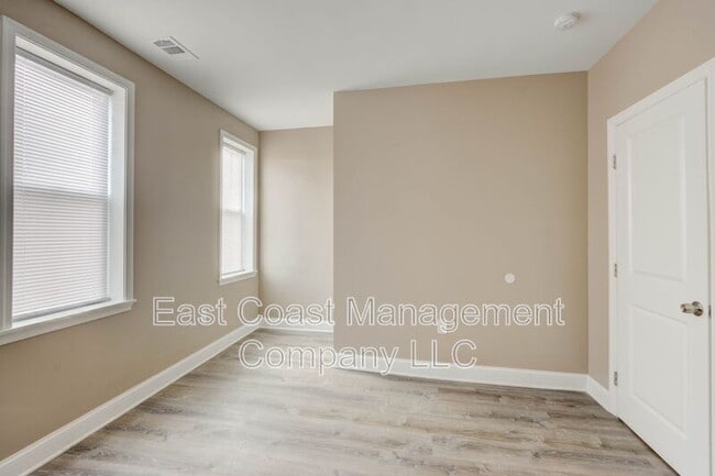 Building Photo - 4201 Nicholas Ave