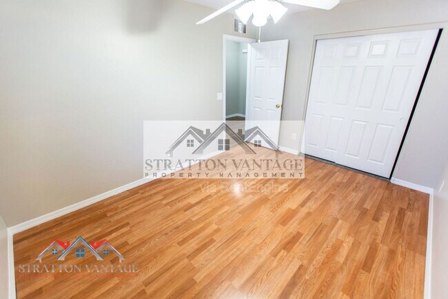 Building Photo - 6714 E Flynn Ave