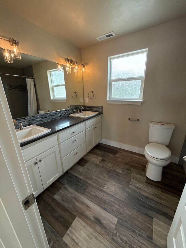 Building Photo - 20747 NE Angora Ct
