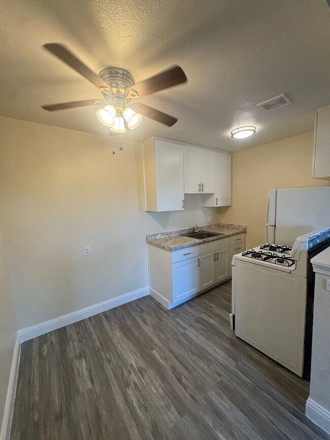 Building Photo - Welcome to SkyView Villa & Somerset Apartm...