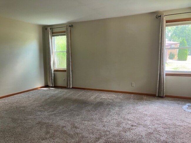 Building Photo - 501 N Church St