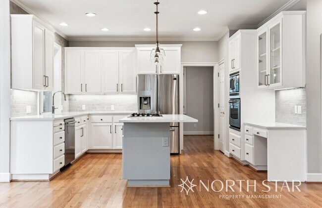 Building Photo - Beautiful Home Near Westlake Park