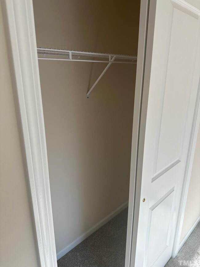 Building Photo - 240 Ribbon Rail St